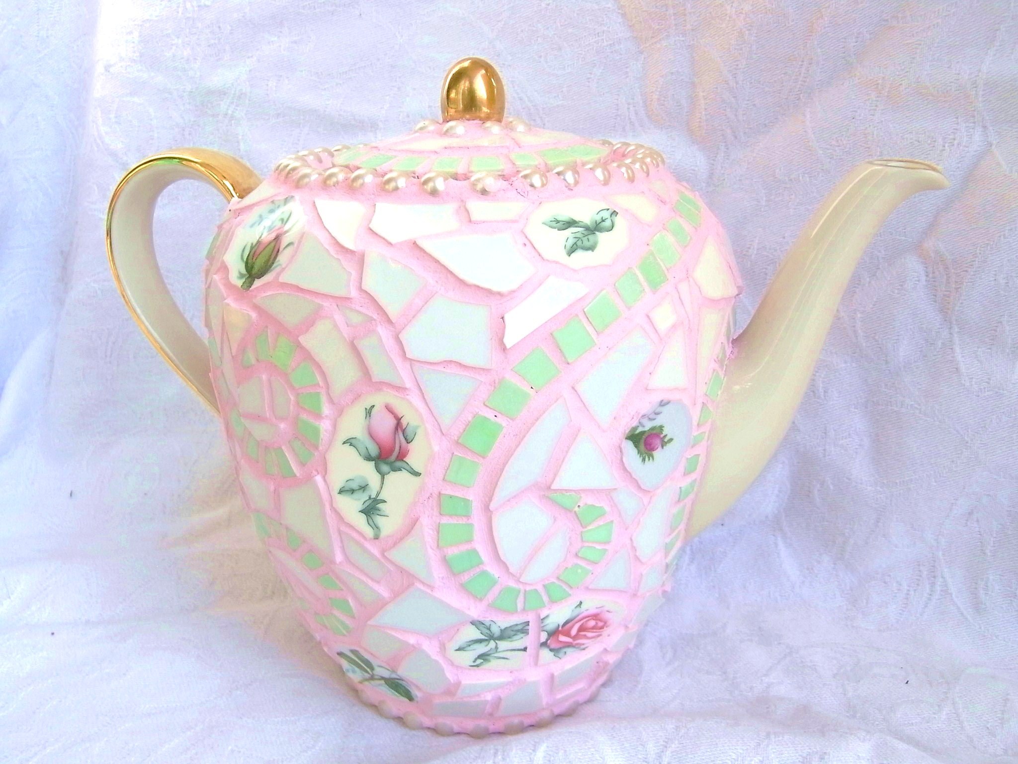 Frances Green Roses Mosaic teapot